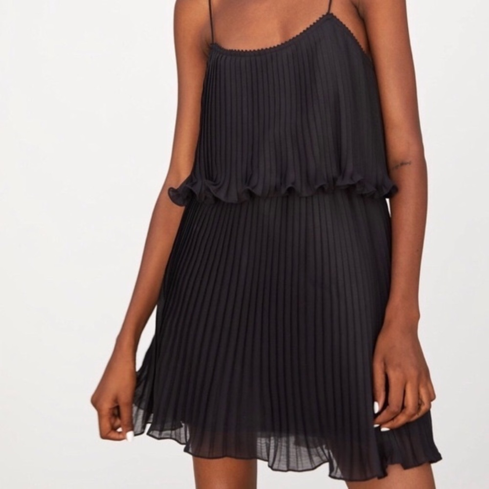 Zara Spaghetti Strap Pleated Layered Tiered Flirty Flowy Mini Dress Sz M